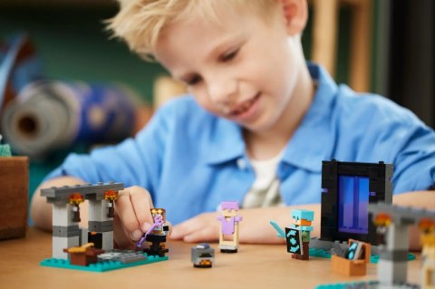 LEGO Minecraft 21252 Zbrojownia LEGO Minecraft 21252 Zbrojownia