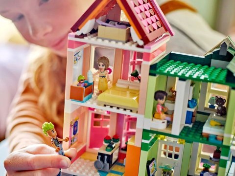 LEGO FRIENDS 42670 Mieszkania i sklepy w mieście Heartlake LEGO FRIENDS 42670 Mieszkania i sklepy w mieście Heartlake