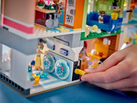 LEGO FRIENDS 42670 Mieszkania i sklepy w mieście Heartlake LEGO FRIENDS 42670 Mieszkania i sklepy w mieście Heartlake