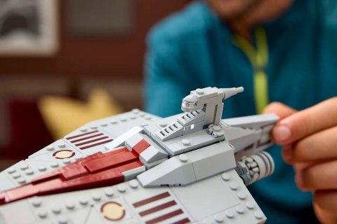 LEGO STAR WARS 75404 Krążownik szturmowy typu Acclamator LEGO STAR WARS 75404 Krążownik szturmowy typu Acclamator