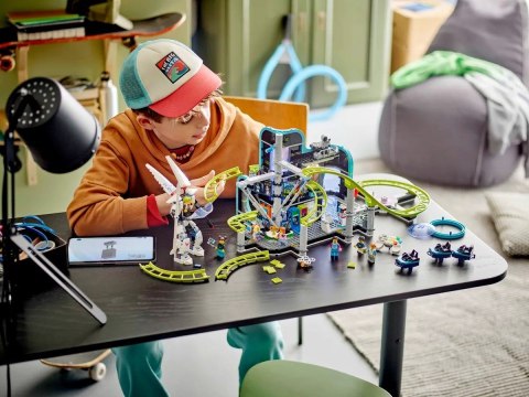 LEGO City 60421 Park Świat robotów z rollercoasterem LEGO City 60421 Park Świat robotów z rollercoasterem