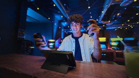 Lenovo Legion Go 8APU1 Ryzen Z1 Extreme 8.8" WQXGA IPS 500nits Glossy 144Hz 16GB LPDDR5x-7500 SSD512 AMD Radeon Graphics Win11 S Lenovo Legion Go 8APU1 Ryzen Z1 Extreme 8.8" WQXGA IPS 500nits Glossy 144Hz 16GB LPDDR5x-7500 SSD512 AMD Radeon Graphics Win11 S