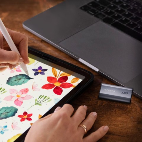 ADATA Adata Zewnętrzny dysk SSD SC750 2000G USB3.2C 1050/1000 MB/s