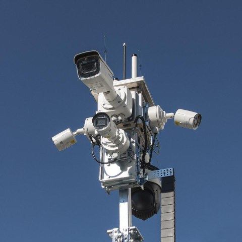 CAMSAT Mobilna wieża do zdalnego wideomonitoringu CCTV iCAM-TOWER AI 5MQ3