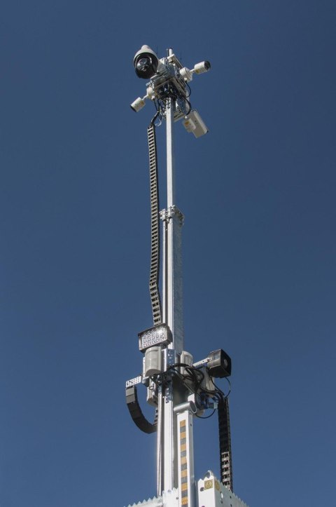 CAMSAT Mobilna wieża do zdalnego wideomonitoringu CCTV iCAM-TOWER AI 5MQ3